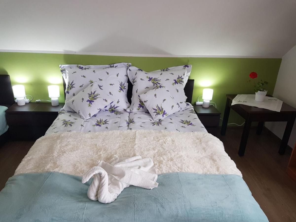 E&S_ Apartament Милич Екстериор снимка